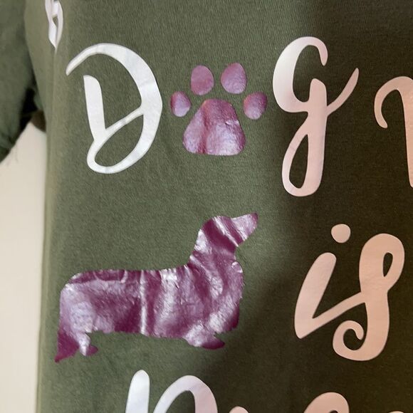 Time and Tru "Being a Dog Mom is Ruff" Tee M - Picture 5 of 10